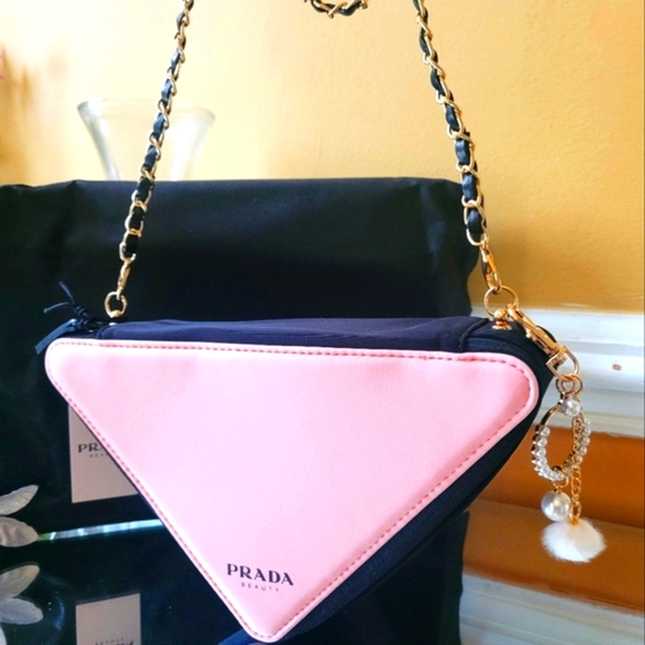 - Prada triangle beauty pouch converted into shoulder bag or cross body - Picture 3 of 14